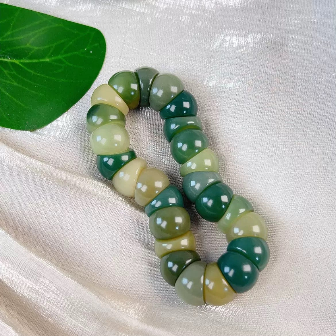 Wasabi Green Clove Bodhi Bracelet
